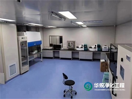 在檢驗(yàn)科裝修時(shí),如何確保施工質(zhì)量和進(jìn)度?